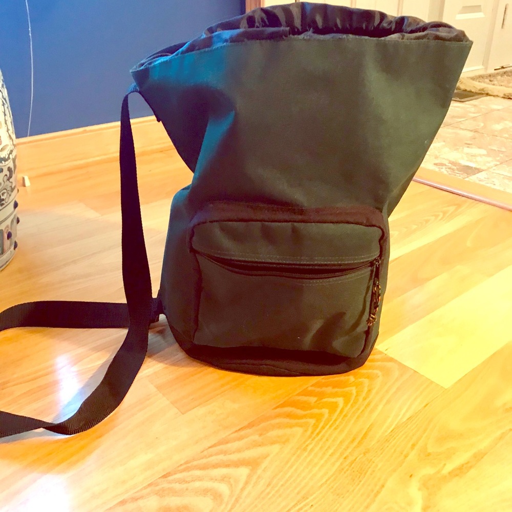 Canvas duffel bag; 2 side pockets, drawstring